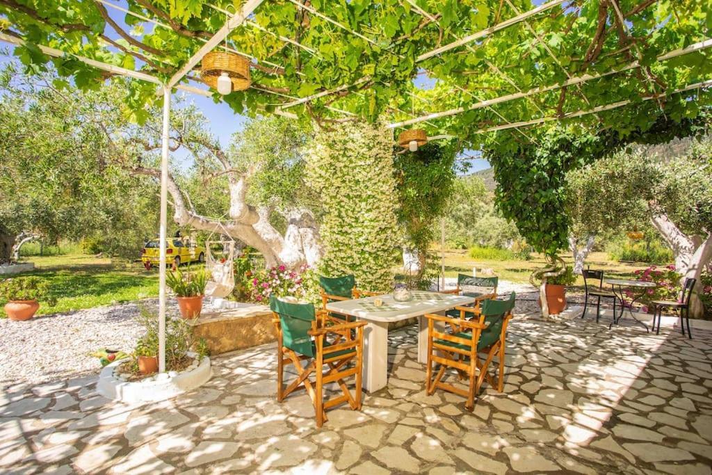 Anthia Private Studio A Breath Away From Beaches Ayios Nikitas Bagian luar foto