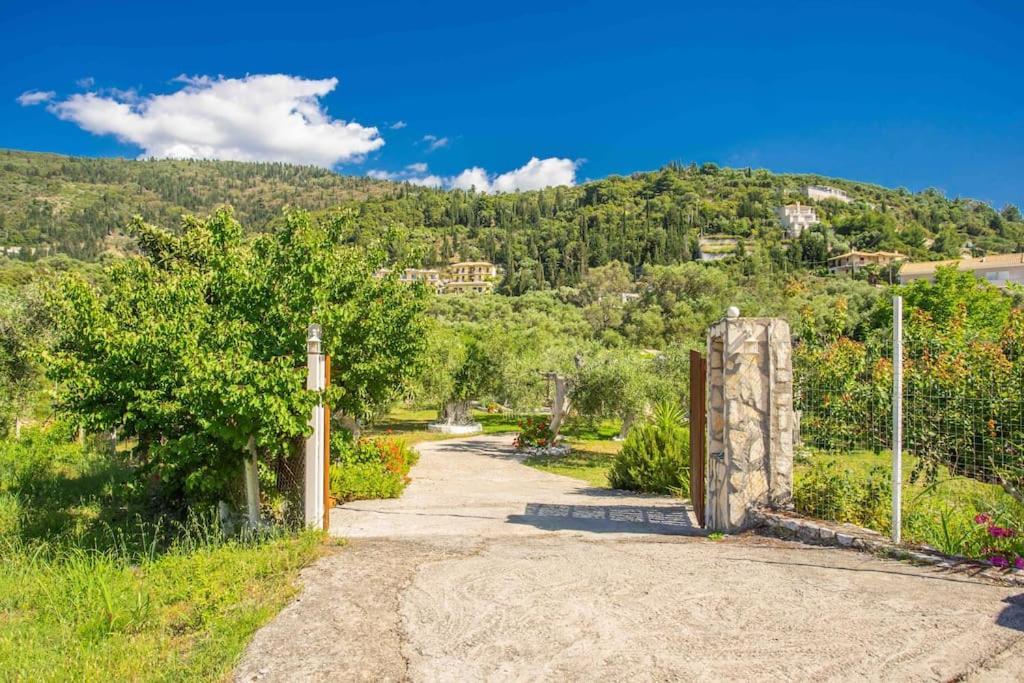 Anthia Private Studio A Breath Away From Beaches Ayios Nikitas Bagian luar foto