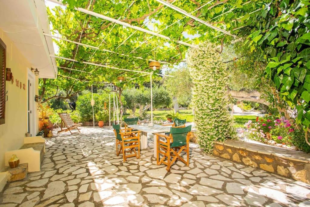 Anthia Private Studio A Breath Away From Beaches Ayios Nikitas Bagian luar foto