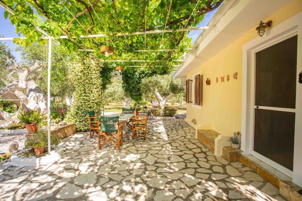 Anthia Private Studio A Breath Away From Beaches Ayios Nikitas Bagian luar foto